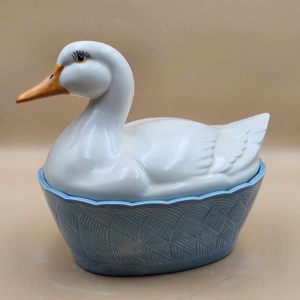 Holland Mold VTG White Duck on Blue Basket Nest Cookie Jar Canister Country